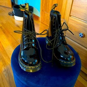 Brand new nw, Dr. Martens,patin leather, nwot, size 7